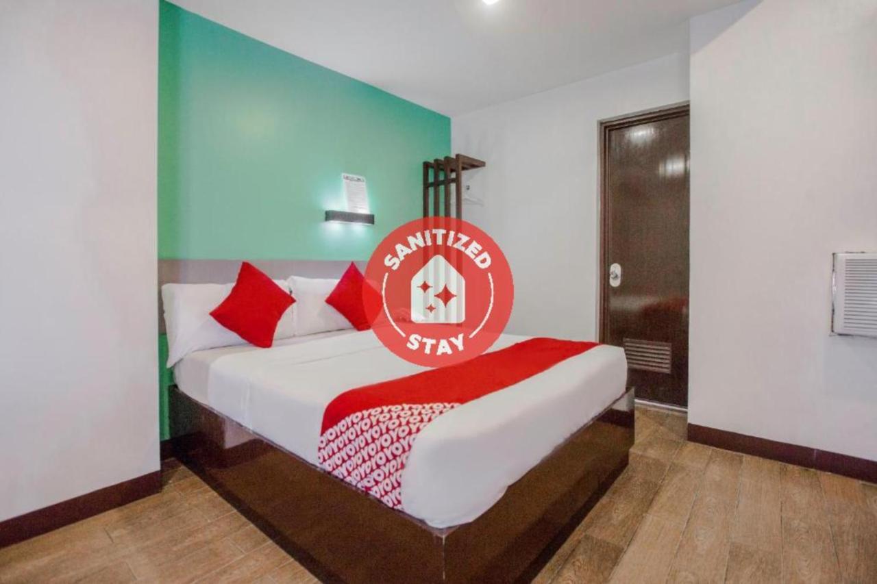 Oyo 637 Fox Hotel Quezon City Kültér fotó