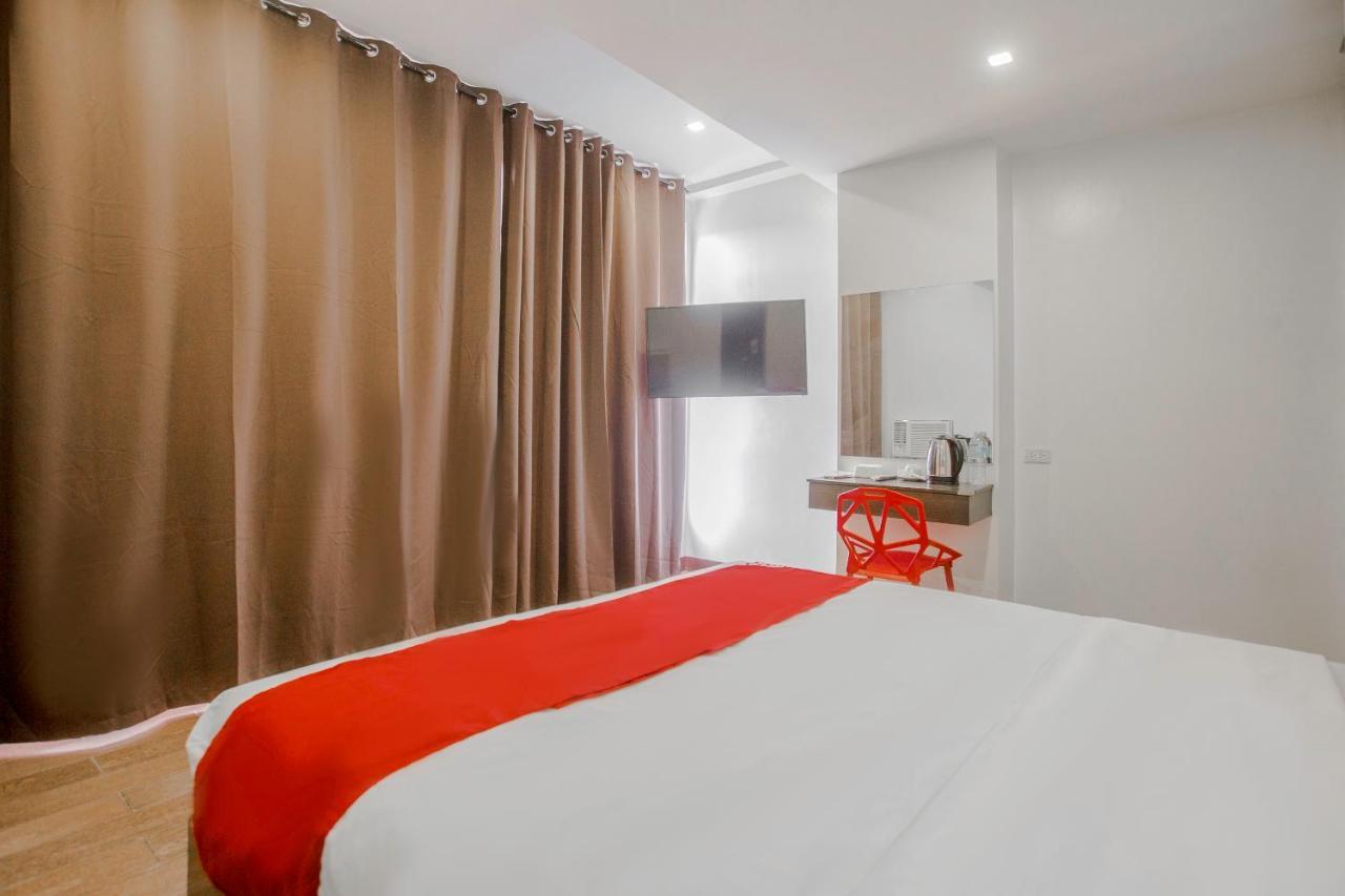 Oyo 637 Fox Hotel Quezon City Kültér fotó