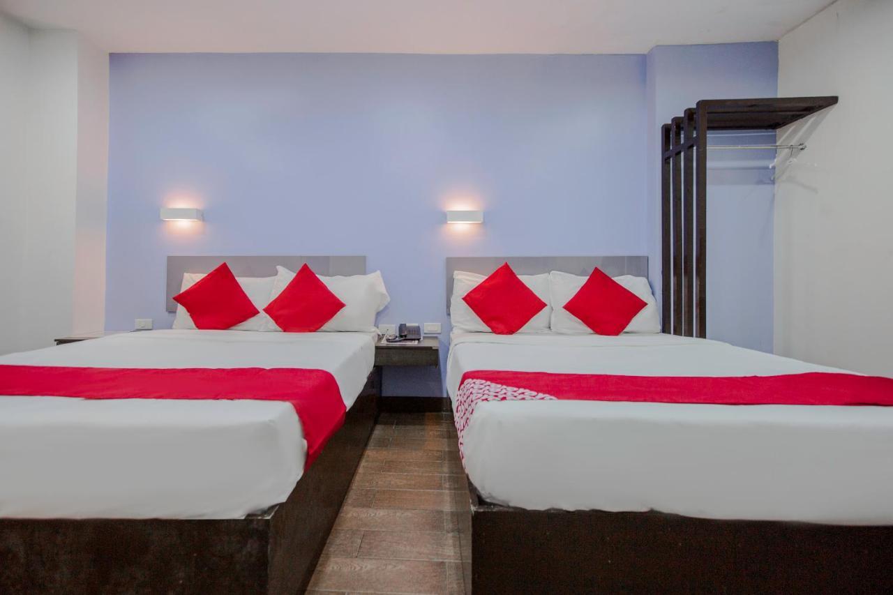 Oyo 637 Fox Hotel Quezon City Kültér fotó