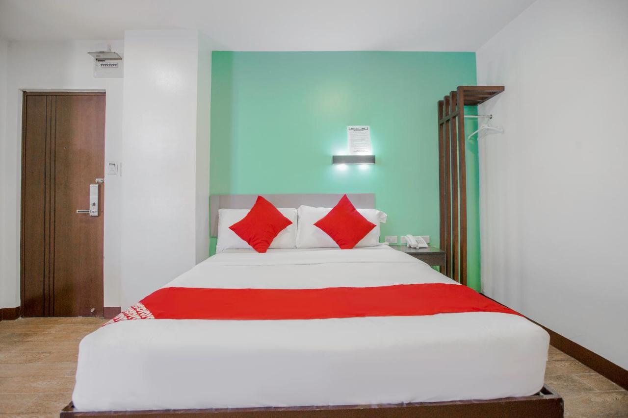 Oyo 637 Fox Hotel Quezon City Kültér fotó