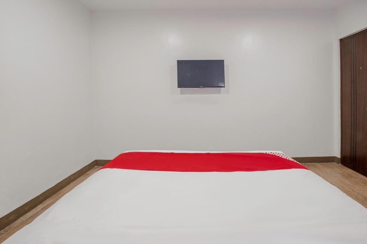 Oyo 637 Fox Hotel Quezon City Kültér fotó