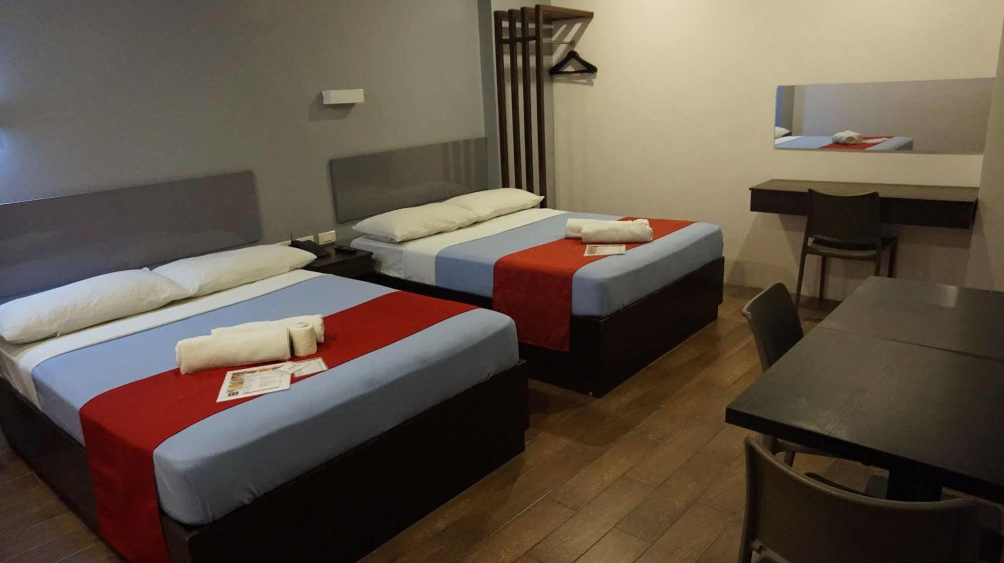 Oyo 637 Fox Hotel Quezon City Kültér fotó